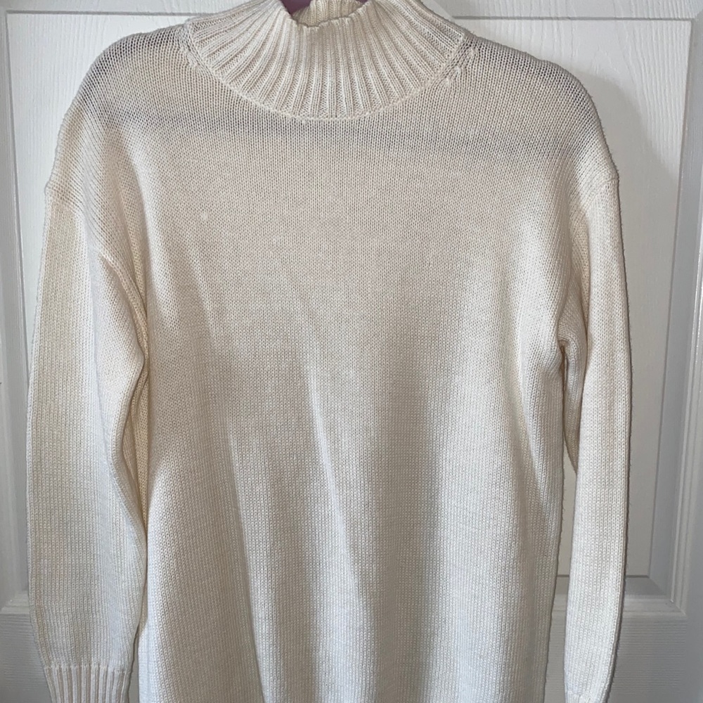 cozy textured sweater - like new